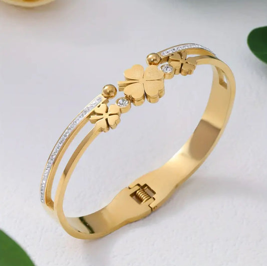 Gold 4-Leaf Clover Bangle